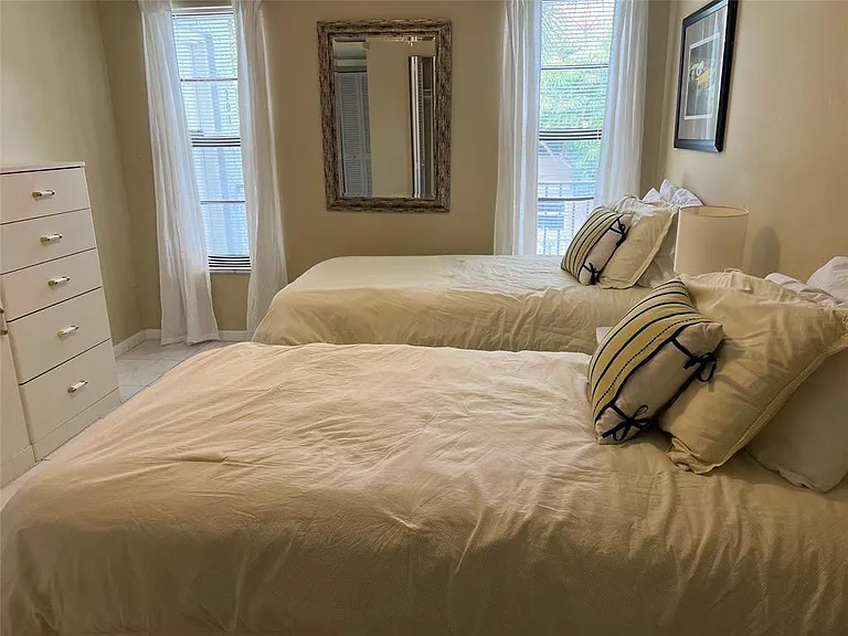 445 SE 21st Ave #201 — Photo 26