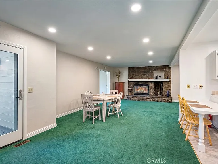 965 Sandalwood Dr — Photo 4