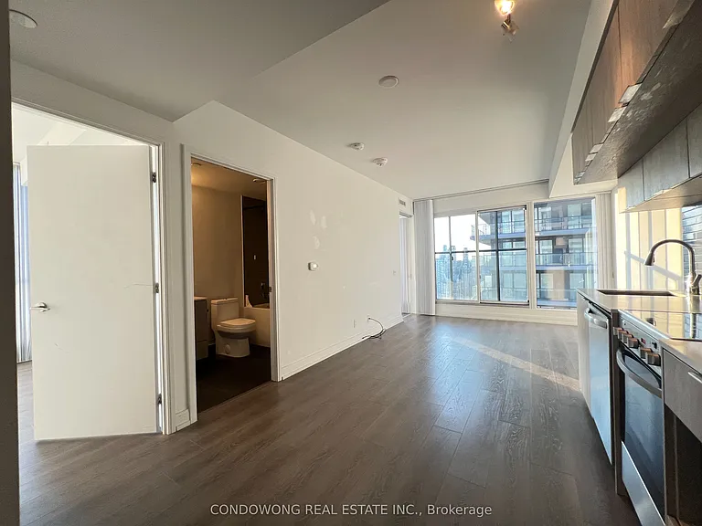 181 Dundas St E #4811 — Photo 3