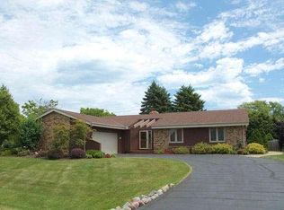 1749 Red Coat Dr, Racine, WI 53406