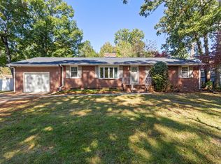202 Meadowfield Rd, Yorktown, VA 23692