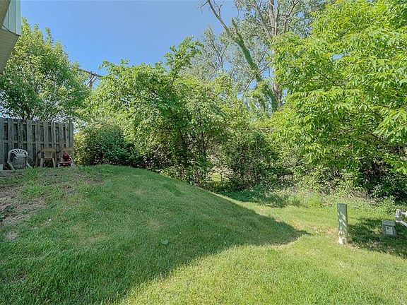 3rd image of 4616 Willow Ave