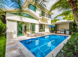 4401 N Bay Rd, Miami Beach, FL 33140