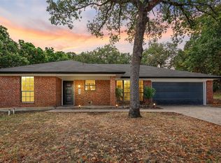 600 Rolling Ridge Ct, Azle, TX 76020