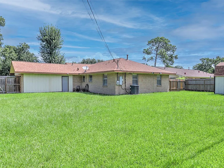 9207 Colleen Rd — Photo 22