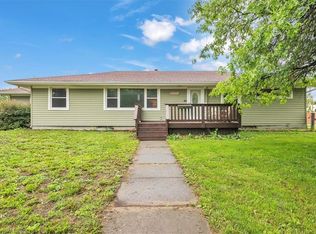 103 4th St, Winchester, KS 66097