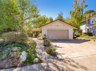 6300 Ridgewood Dr, Castro Valley, CA 94552