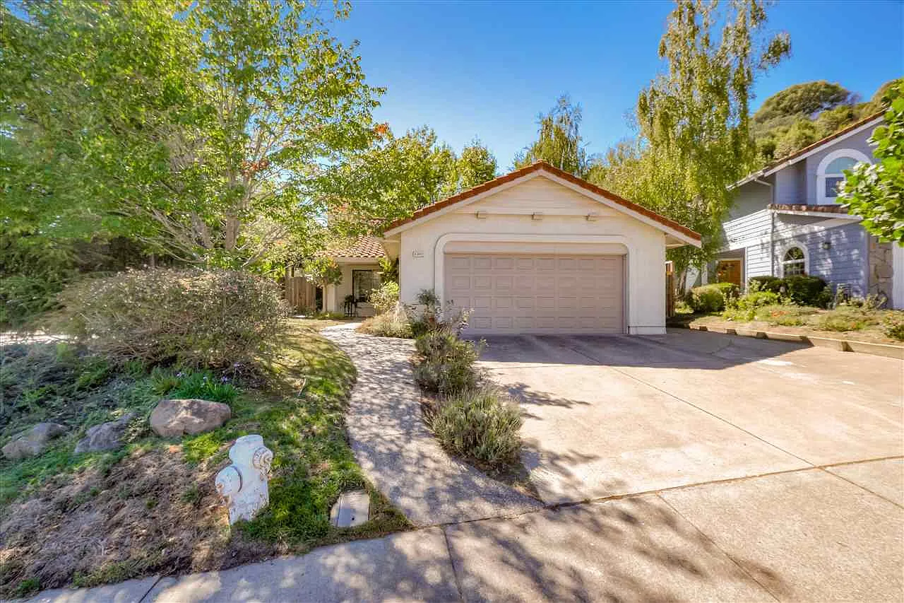 6300 Ridgewood Dr photo 1