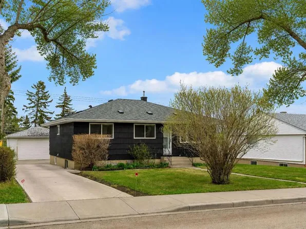 254 W Hendon Dr NW, Calgary, AB T2K 1Z5