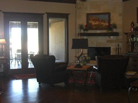 5th image of 449 Riverwood Dr