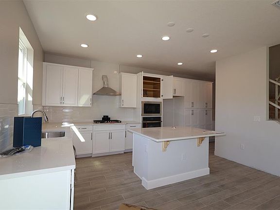 3rd image of 720 Pointe Emerson Blvd
