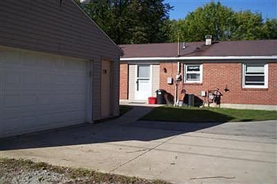 3rd image of 402 Neal Dr