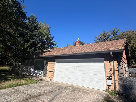 3rd image of 1805 SE Anspach St