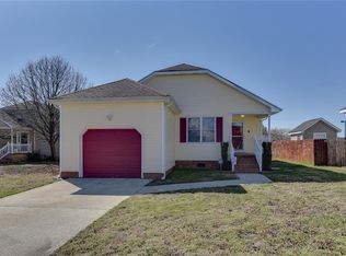 104 Burnetts Ct, Suffolk, VA 23434