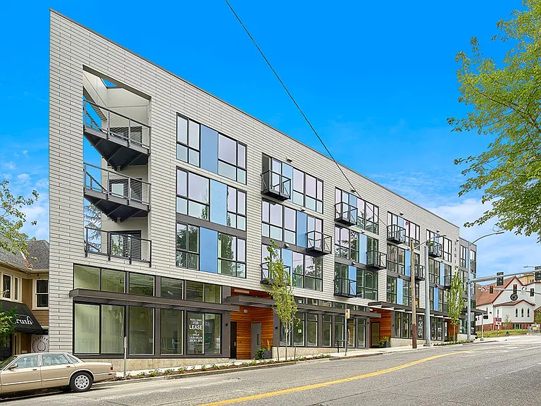 Hamilton- Your Bright, Modern City Home! — Photo 80
