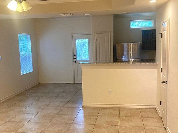 2nd image of 6942 Lakeview Dr #101