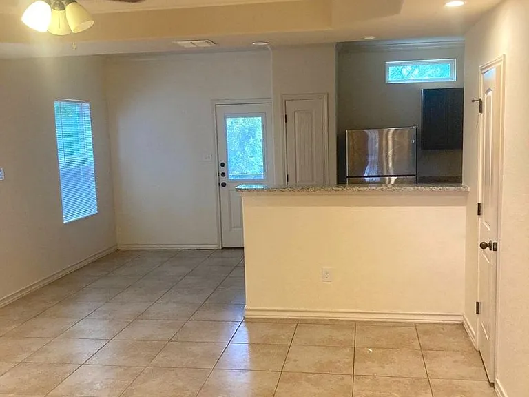 6942 Lakeview Dr — Photo 2