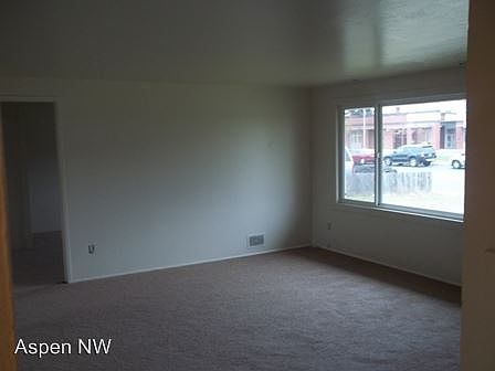 4th image of 10502 47th Ave SW