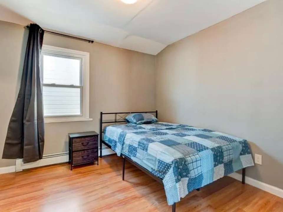 W 141st St