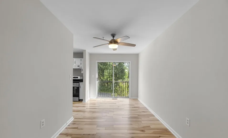 3 bed, 1400 sqft, $2,700 — Photo 3