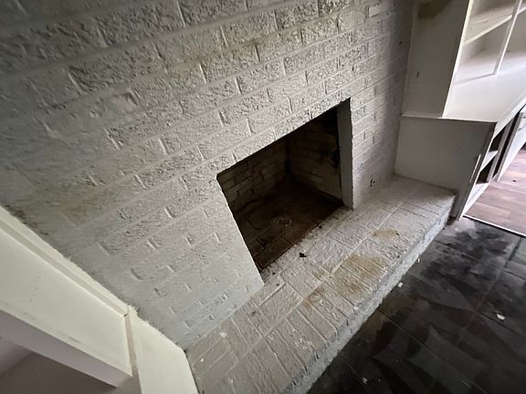 3rd image of 2843 Comfort St