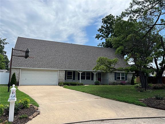 2nd image of 2701 W Sayre Ln