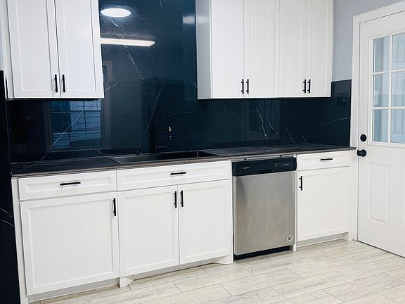 5th image of 7918 Narcissus St