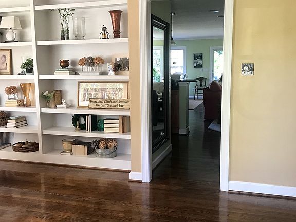 4th image of 1729 Ashley Dr