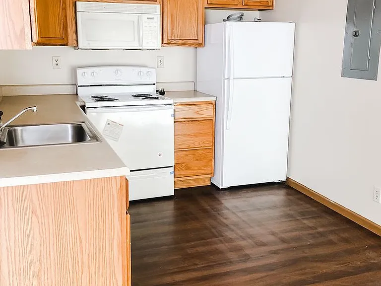 Elizabeth Street Apartments — Photo 3