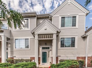2420 Oakfield Dr, Aurora, IL 60503