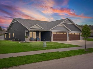 6225 River Run Rd, La Crosse, WI 54601