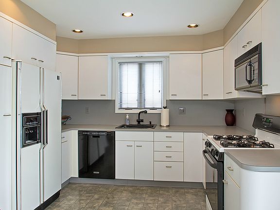 5th image of 363 Park Ln