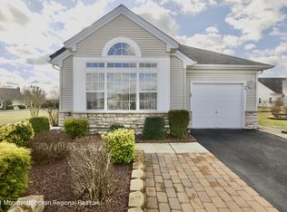 12 Chambord Ct, Manchester, NJ 08759