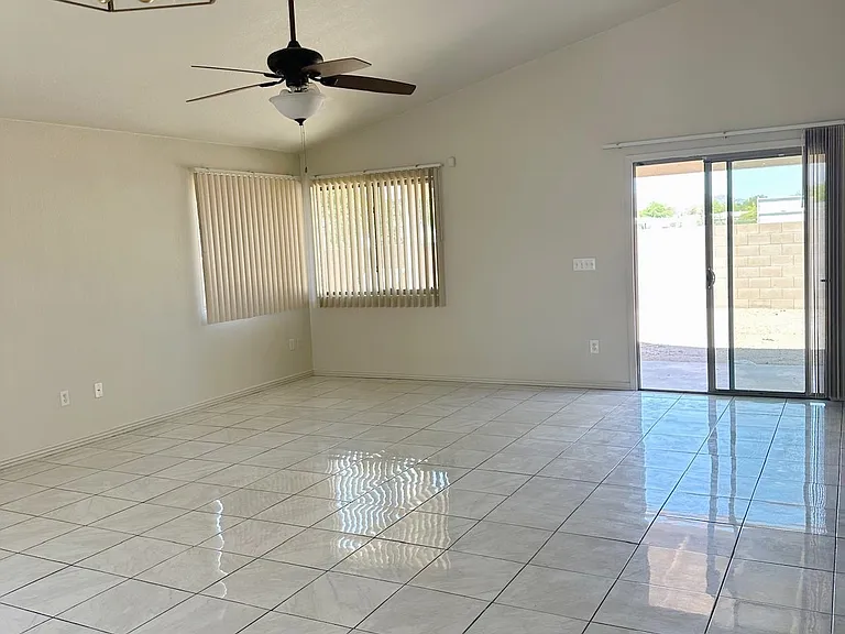 5281 N Crowley Ln — Photo 4