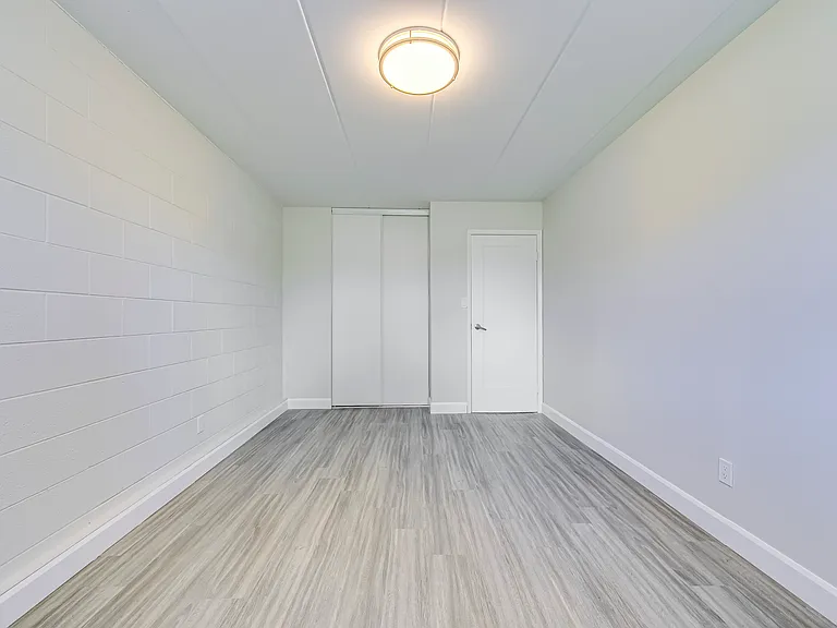 242 Linwell Rd — Photo 17