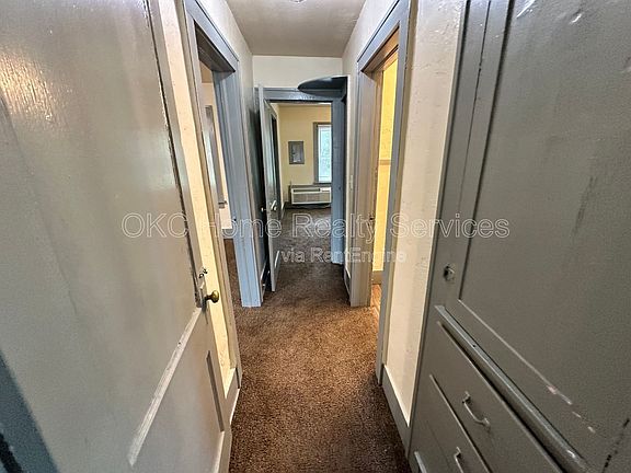 5th image of 2114 Glen Ellyn St