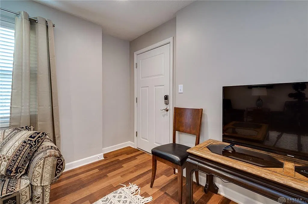 2 bed, 1.0 bath, 800 sqft, $1,600 — Photo 4