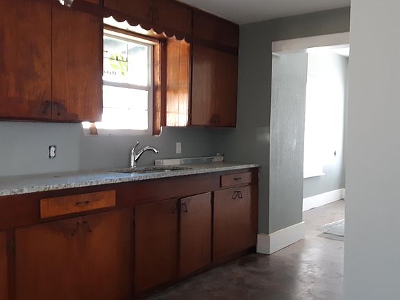 5th image of 1613 W Woodlawn Ave