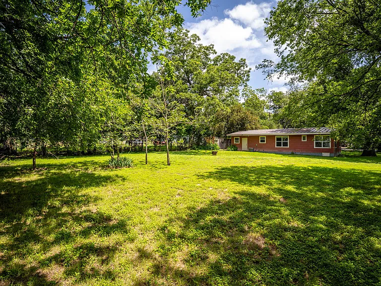 2052 Gruene Rd — Photo 8