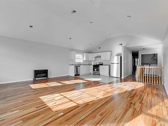 3rd image of 102 Astor Pl Floor 2
