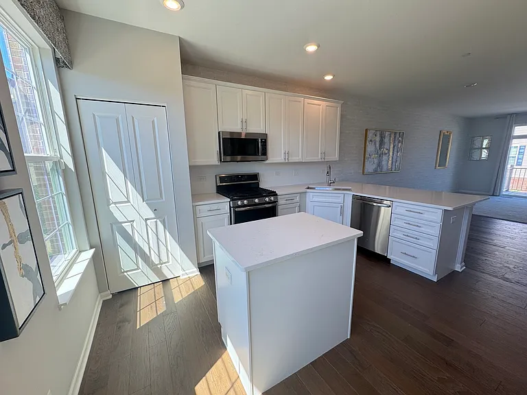 1607 Carlstedt Dr — Photo 4