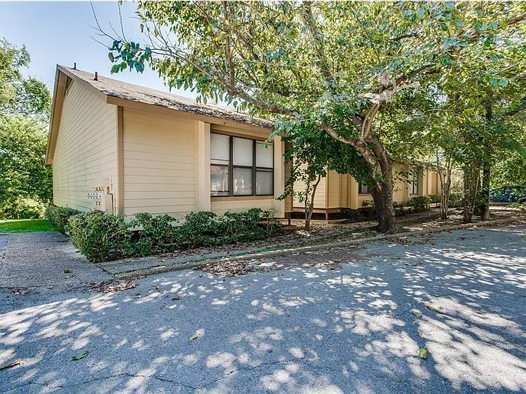 5107 Leralynn St #301 — Photo 1