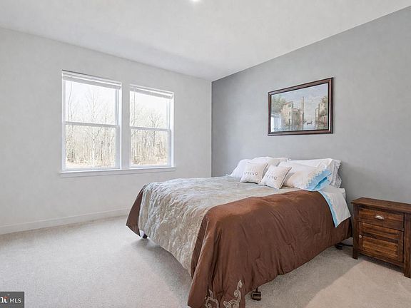 5th image of 10401 Resort Rd #F
