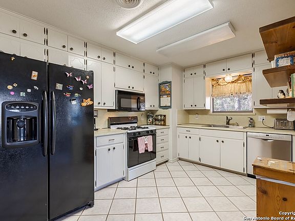 4th image of 263 Wilderness Dr