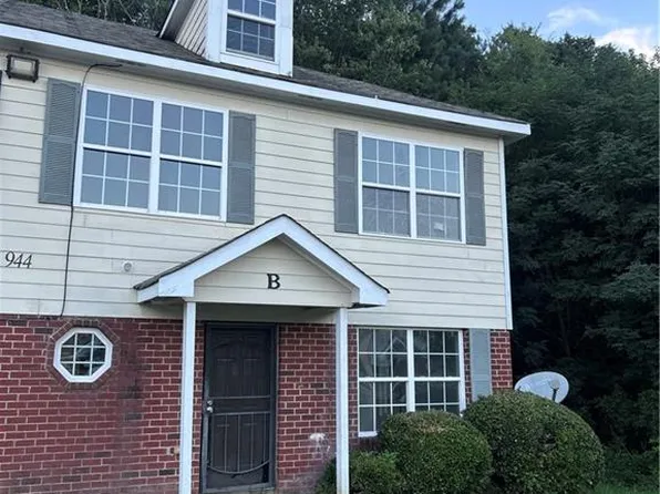 944 Old Mill Pt #B, Monroe, GA 30655