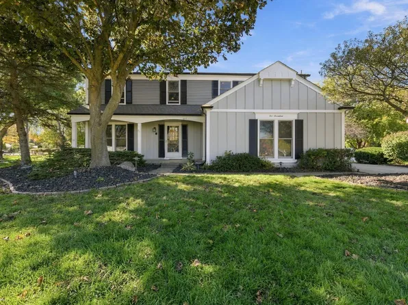 1017 Barneswood Ln, Rochester Hills, MI 48306