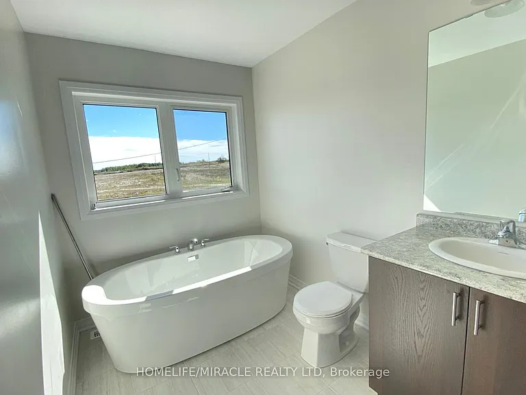 1339 Broderick St — Photo 4