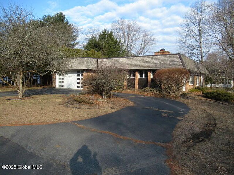3rd image of 7 Meadowbrook Lane