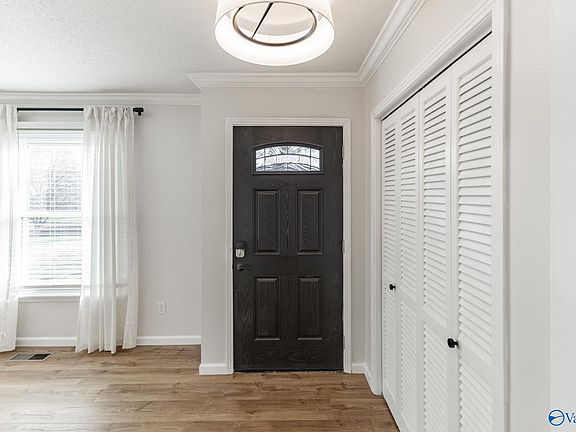 3rd image of 9702 Dortmund Dr SE