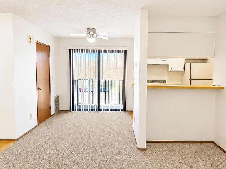 Moraine View Apartments — Photo 5
